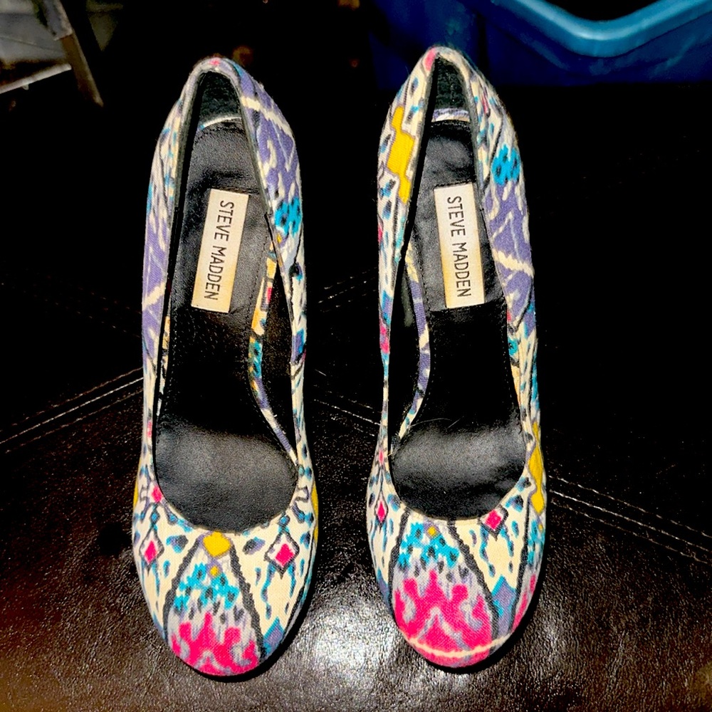 Steve Madden Pammyy High Platform Psychedelic Material,  Size 7.5 M, Multicolor